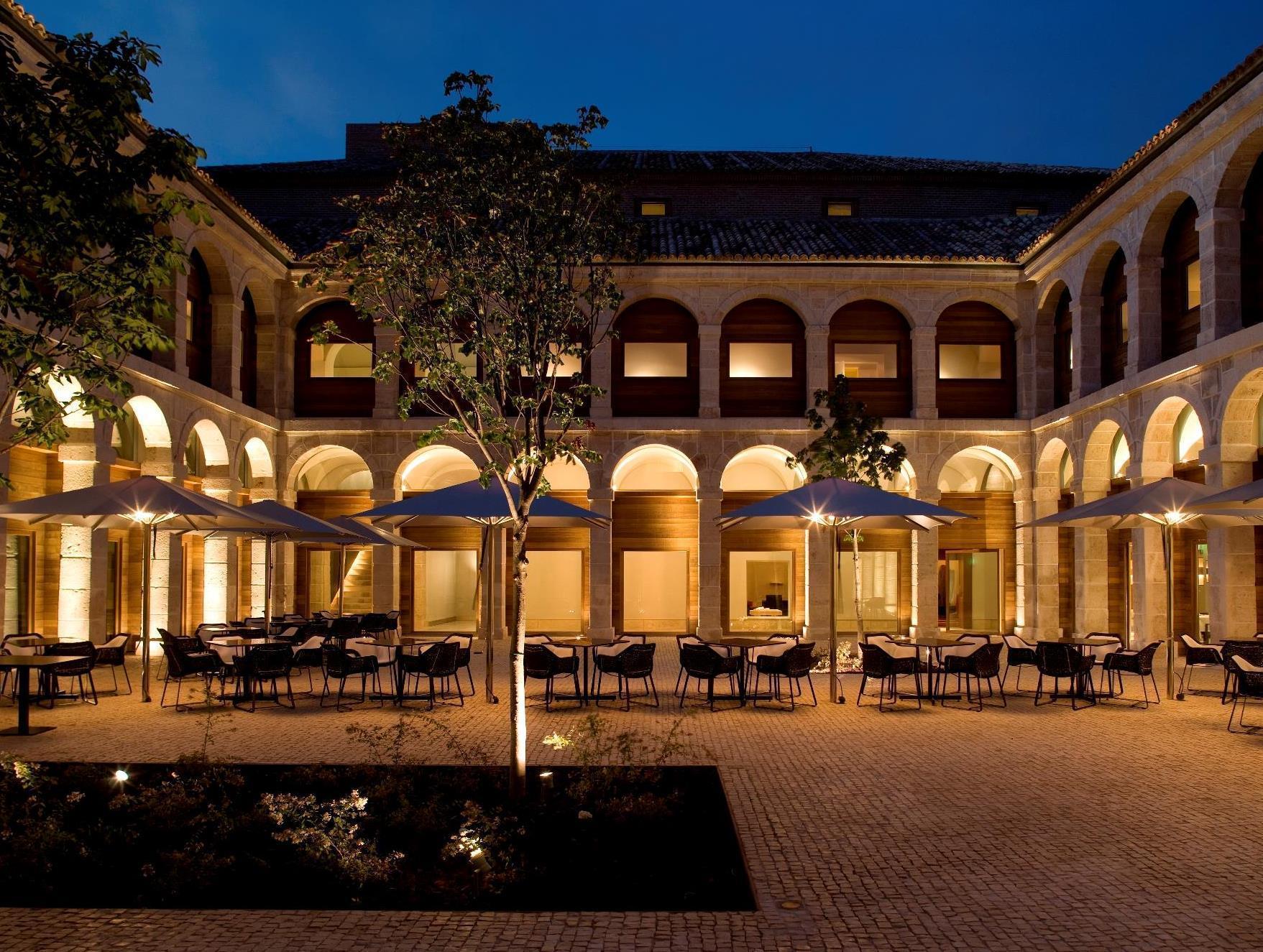 Parador De Alcalá de Henares Екстериор снимка