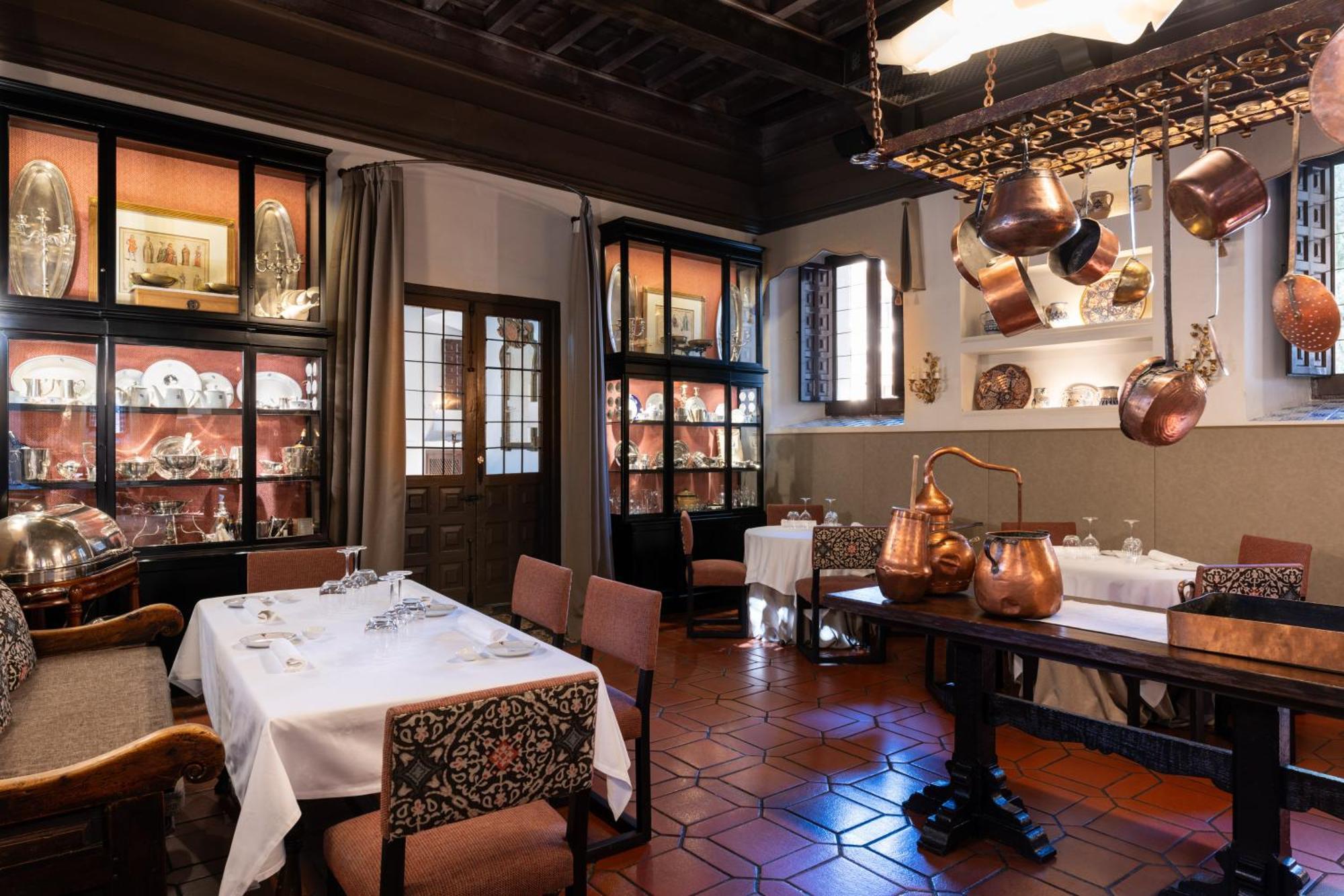 Parador De Alcalá de Henares Екстериор снимка