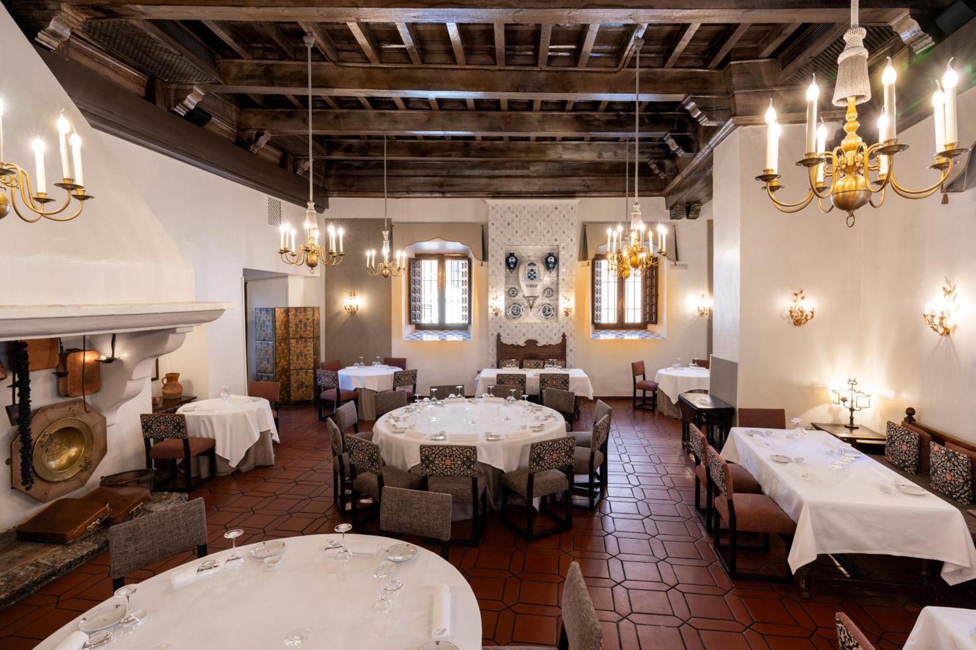 Parador De Alcalá de Henares Екстериор снимка