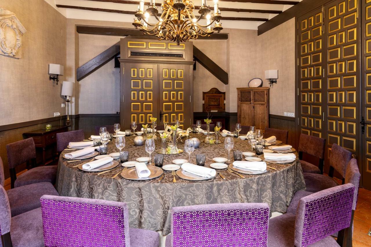 Parador De Alcalá de Henares Екстериор снимка